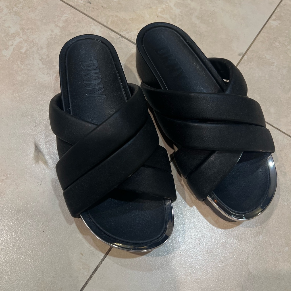 Dkny Slides